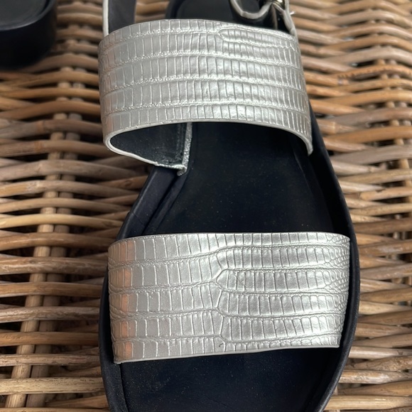 SANDALS - Vince - Picture 5 of 7